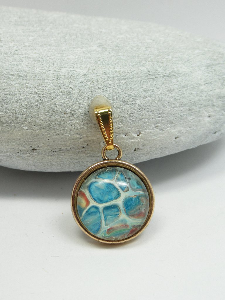 Double Sided Flow Pendant 17$